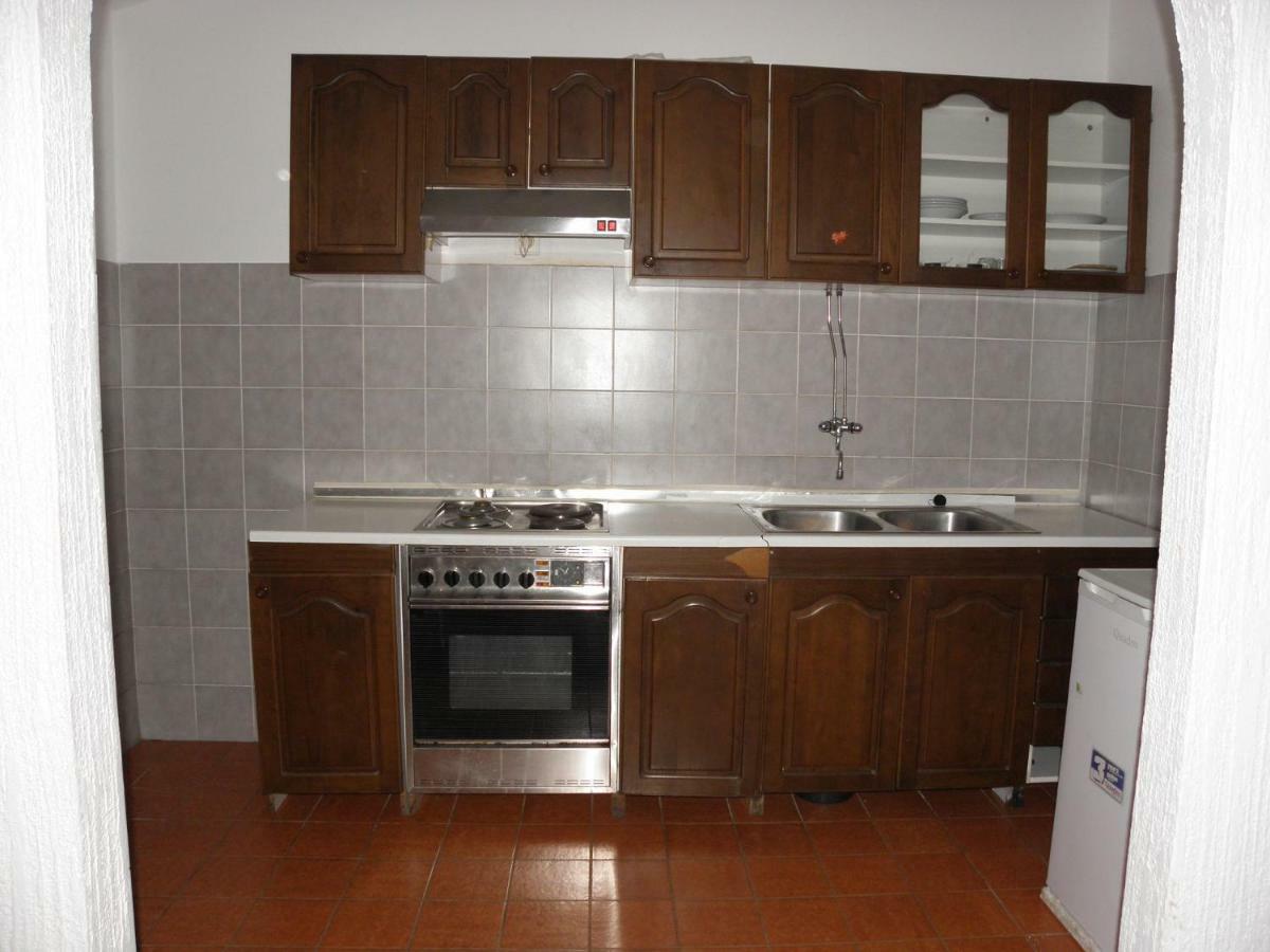 Apartments Fabijan - 50M From Sea Povljana Bagian luar foto